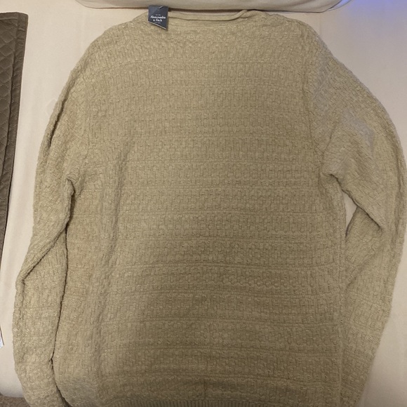 Brand New Sweater! Abercrombie & Fitch! Size M - Picture 3 of 4